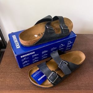 UNWORN Men’s 44 Birkenstock Arizona - Black